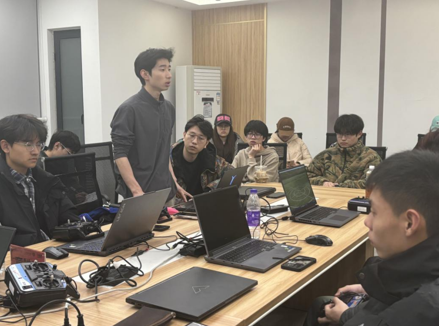 屏幕截图 2025-04-26 230711.png