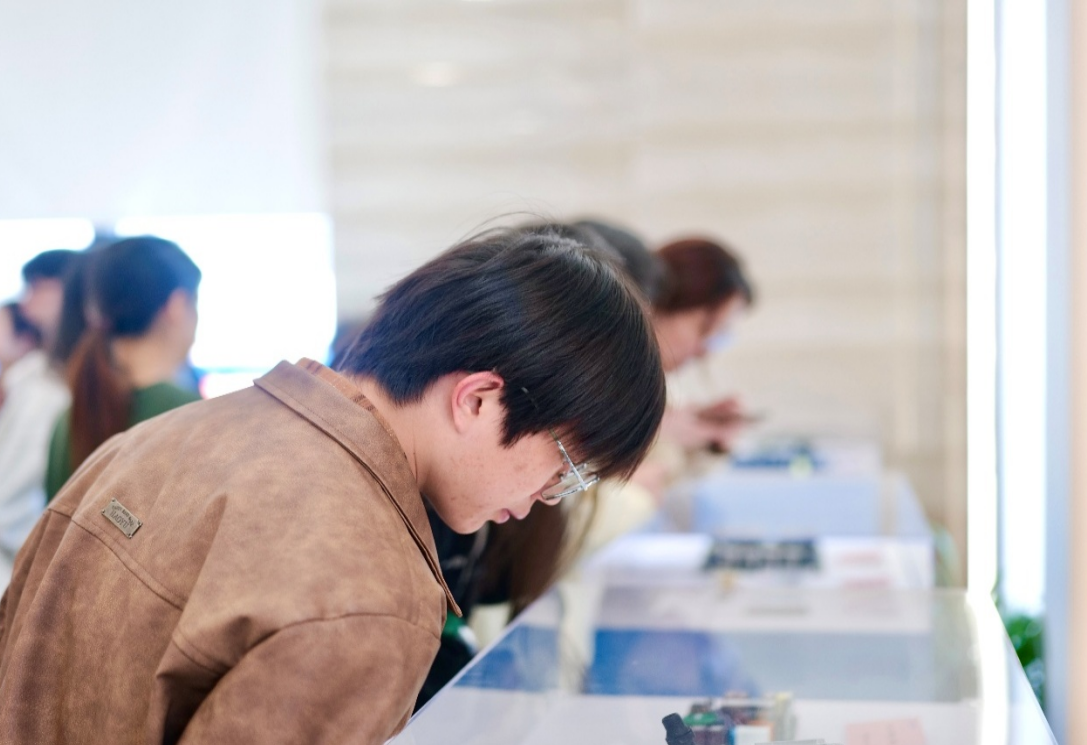 屏幕截图 2025-04-26 231319.png